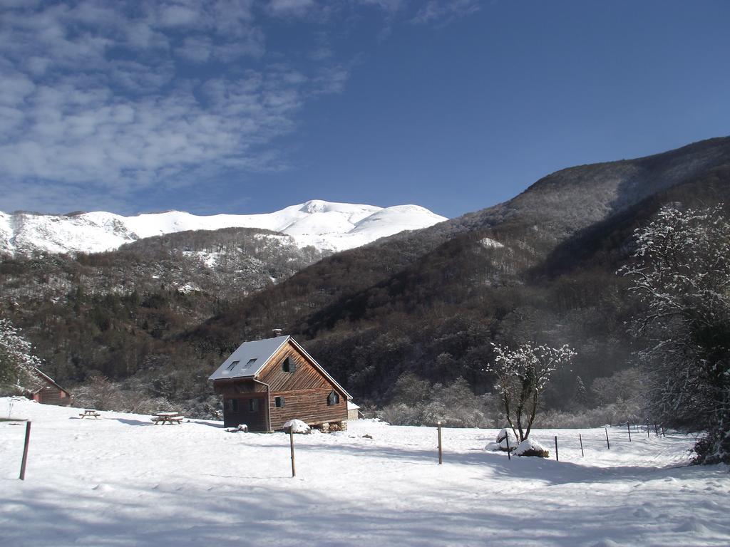 Les Chalets De La Foret D'Issaux Osse-en-Aspe エクステリア 写真